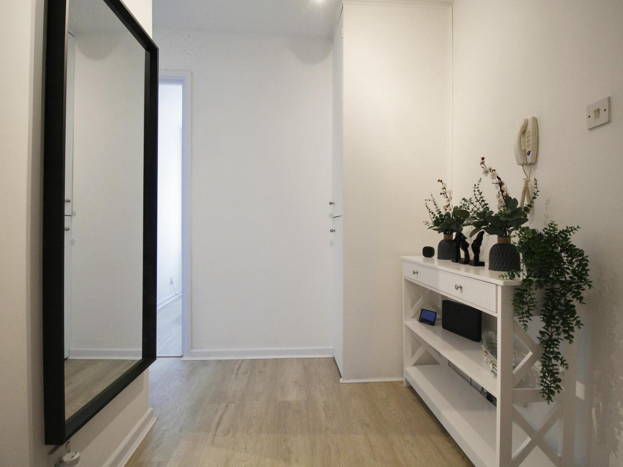 Apartment Luxury 2bdr - Free Parking Rg1 Reading