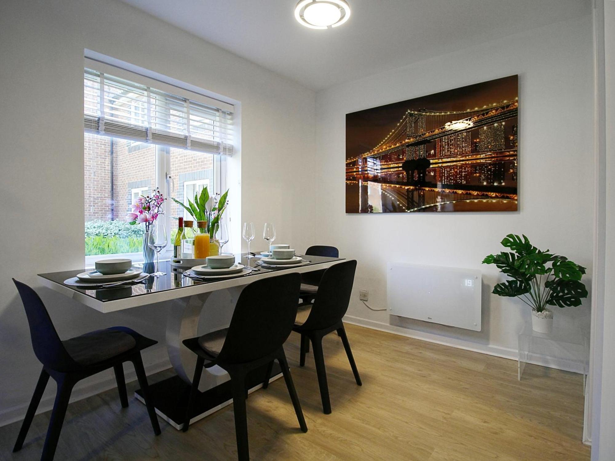 Luxury 2bdr - Free Parking Rg1
