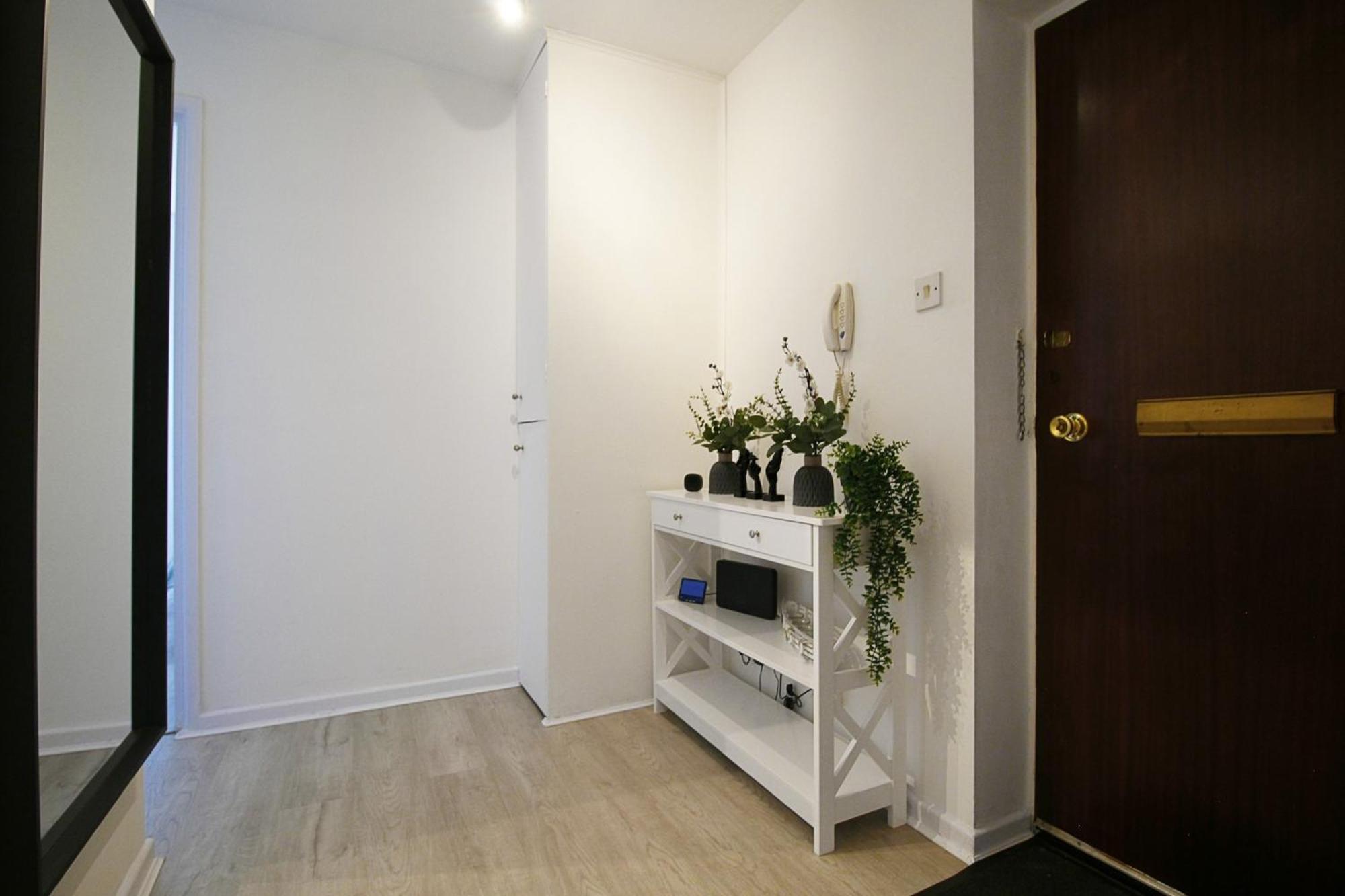 Apartment Luxury 2bdr - Free Parking Rg1