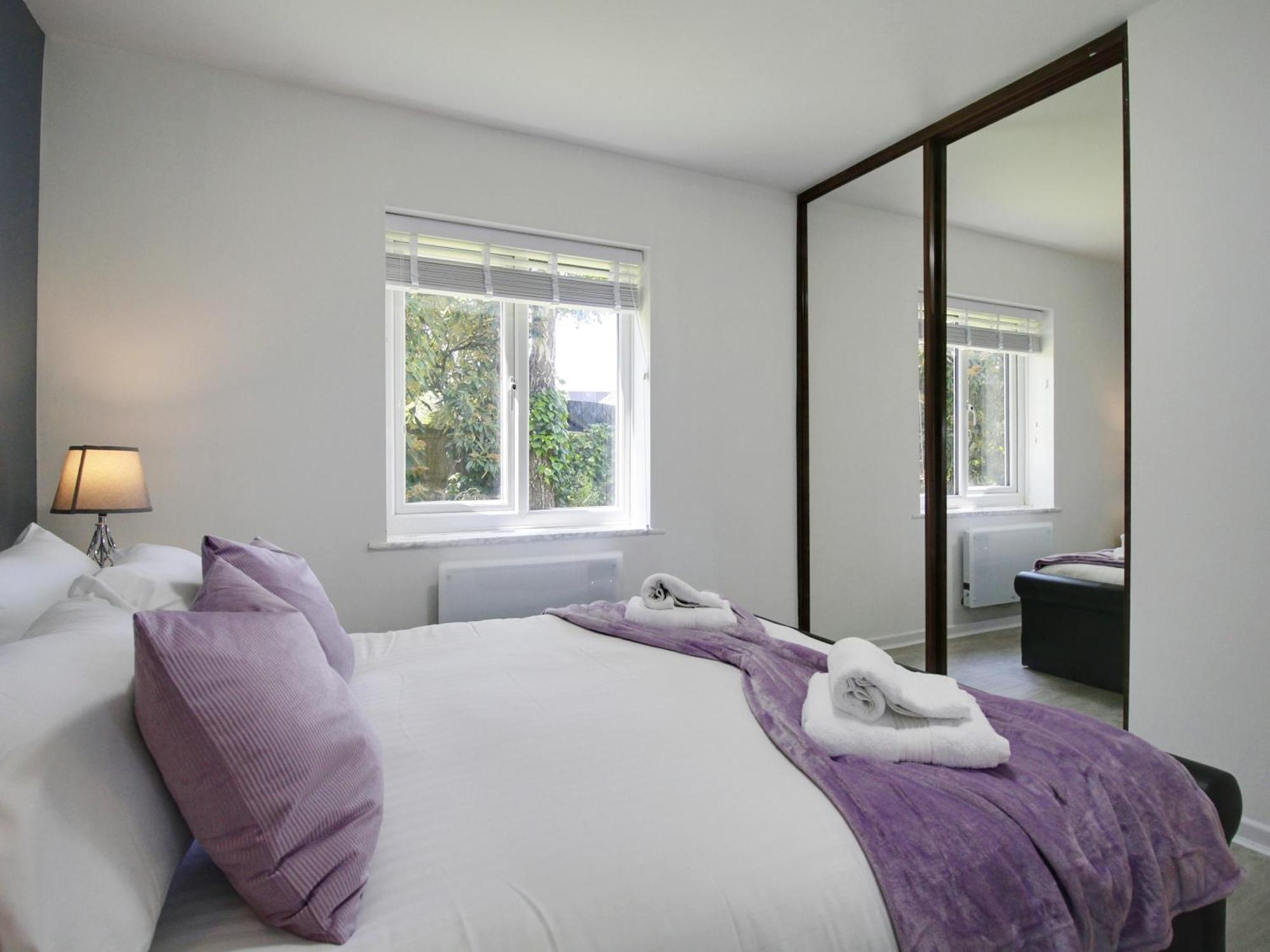 Luxury 2bdr - Free Parking Rg1 *