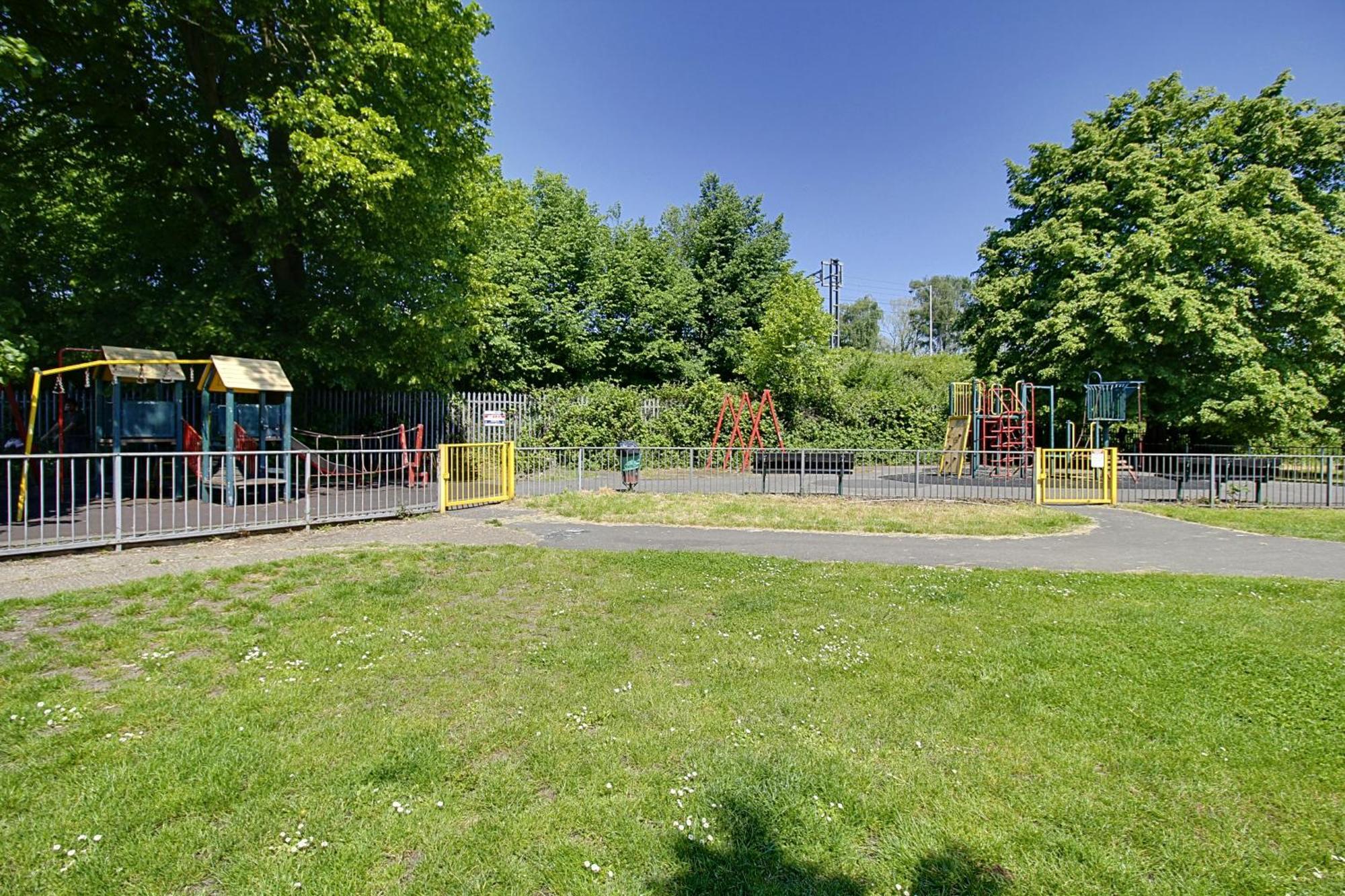 Luxury 2bdr - Free Parking Rg1 Apartment